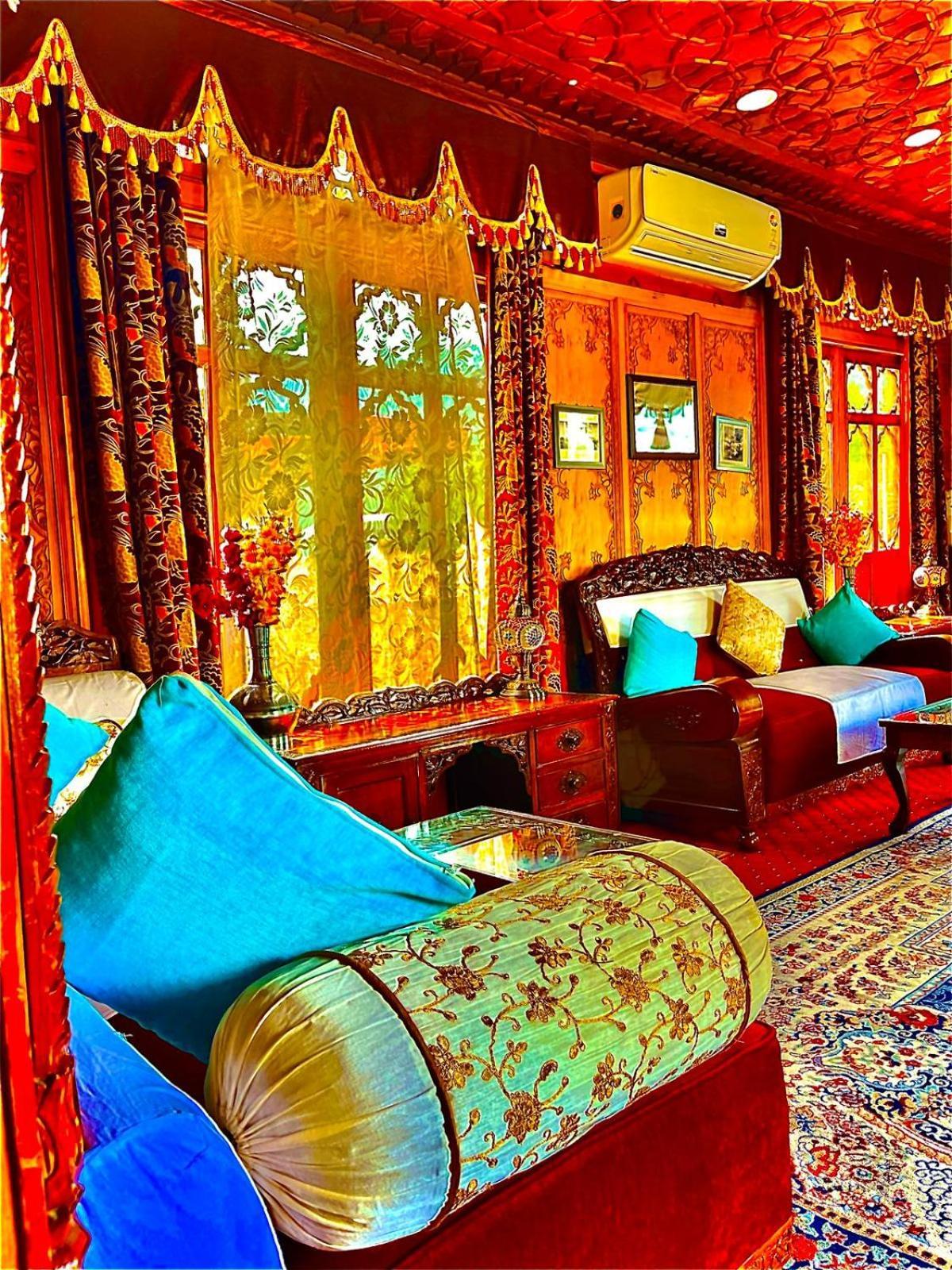 Crown Of India Group Of Houseboats 호텔 Srīnagar 외부 사진